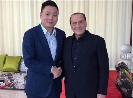 尴尬的见面会