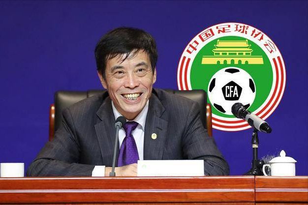 美女嗯啊