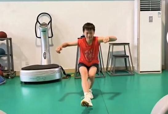 做变态的流氓情侣